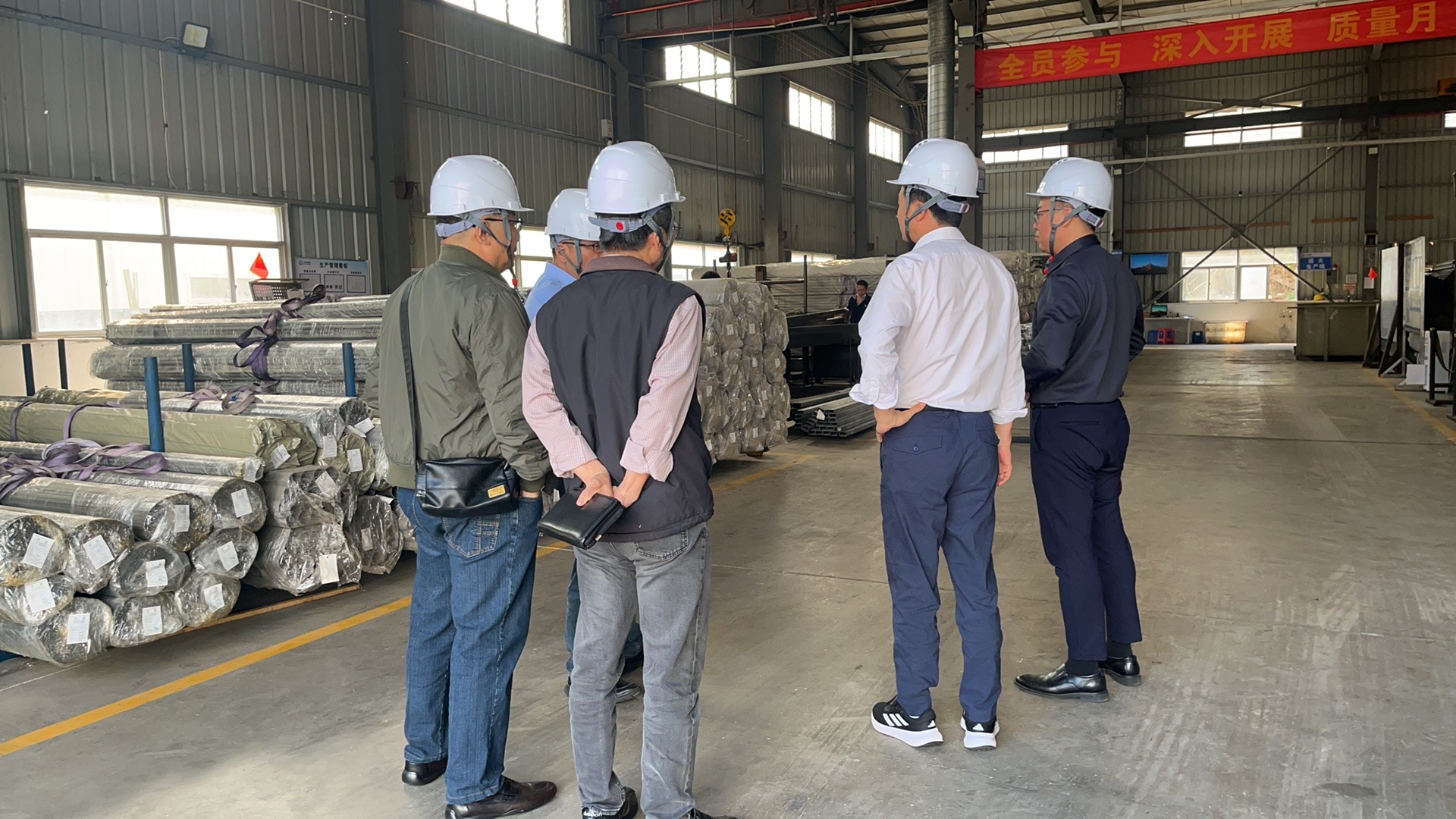 Tại sao ống thép chính xác là cốt lõi của thiết bị truyền động cổng sau điện đáng tin cậy